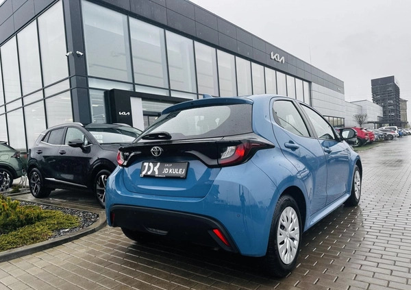 Toyota Yaris cena 68800 przebieg: 26792, rok produkcji 2021 z Gdańsk małe 172